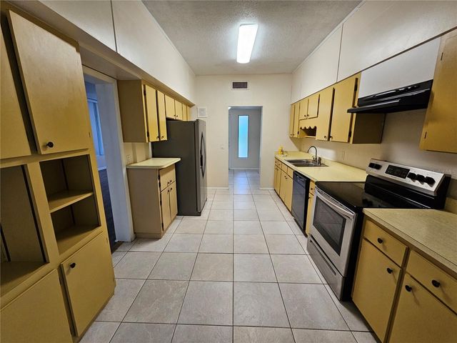 2818 SW 2ND AVENUE, Gainesville, FL 32607