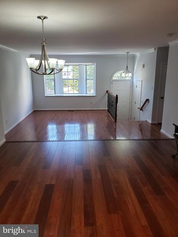 6839 SIGNATURE CIR, Alexandria, VA 22310