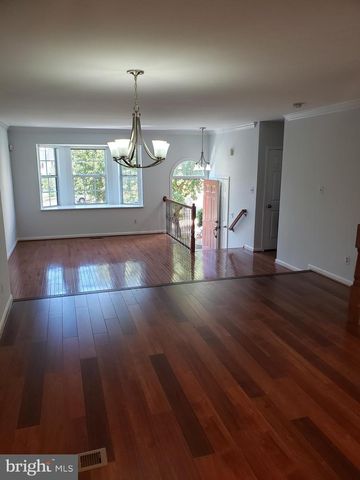 6839 SIGNATURE CIR, Alexandria, VA 22310