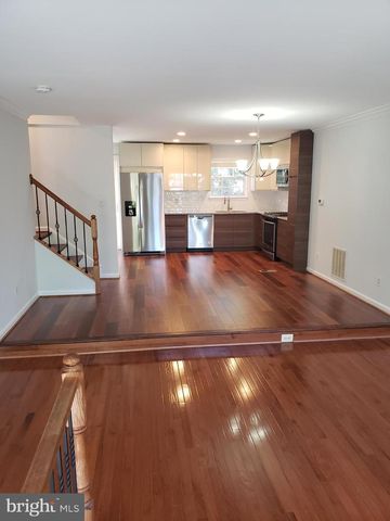 6839 SIGNATURE CIR, Alexandria, VA 22310
