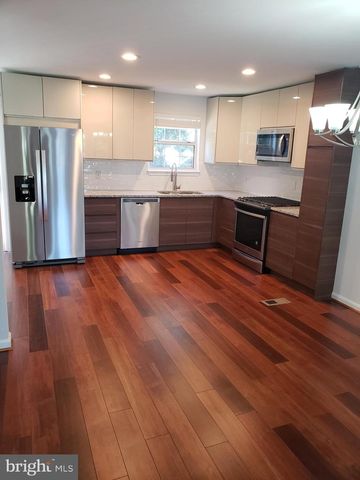 6839 SIGNATURE CIR, Alexandria, VA 22310