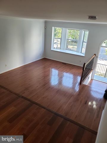 6839 SIGNATURE CIR, Alexandria, VA 22310