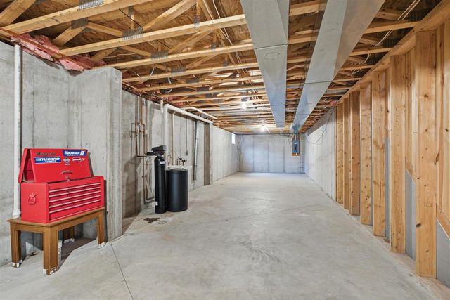 W2303 ST GERMAINE COURT, Appleton, WI 54915