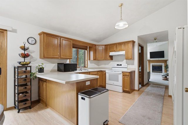 W2303 ST GERMAINE COURT, Appleton, WI 54915
