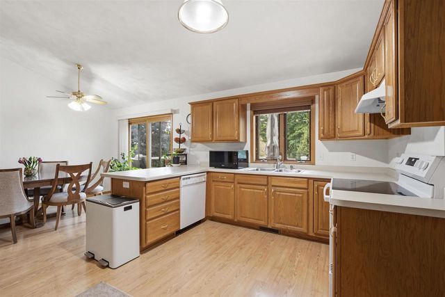 W2303 ST GERMAINE COURT, Appleton, WI 54915