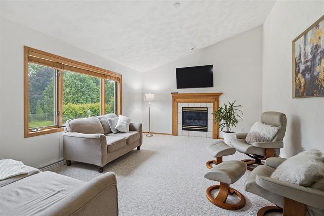 W2303 ST GERMAINE COURT, Appleton, WI 54915