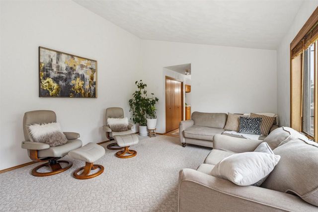 W2303 ST GERMAINE COURT, Appleton, WI 54915