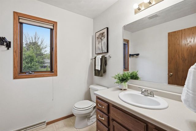 W2303 ST GERMAINE COURT, Appleton, WI 54915