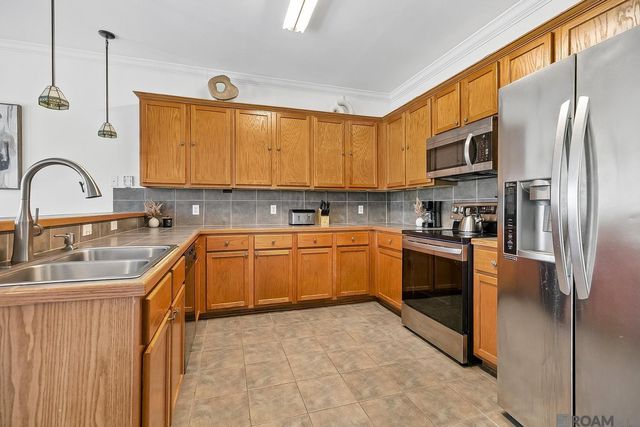 23879 Southpoint Dr, Denham Springs, LA 70726