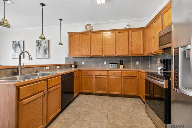 23879 Southpoint Dr, Denham Springs, LA 70726