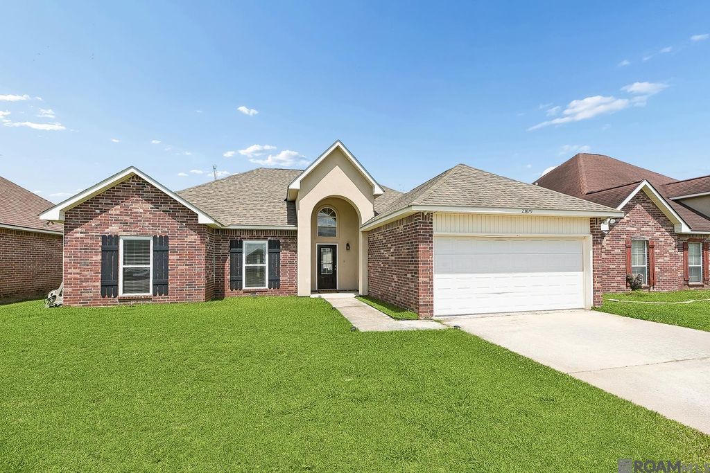 23879 Southpoint Dr, Denham Springs, LA 70726