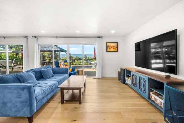 2125 Mangin Way, San Jose, CA 95148