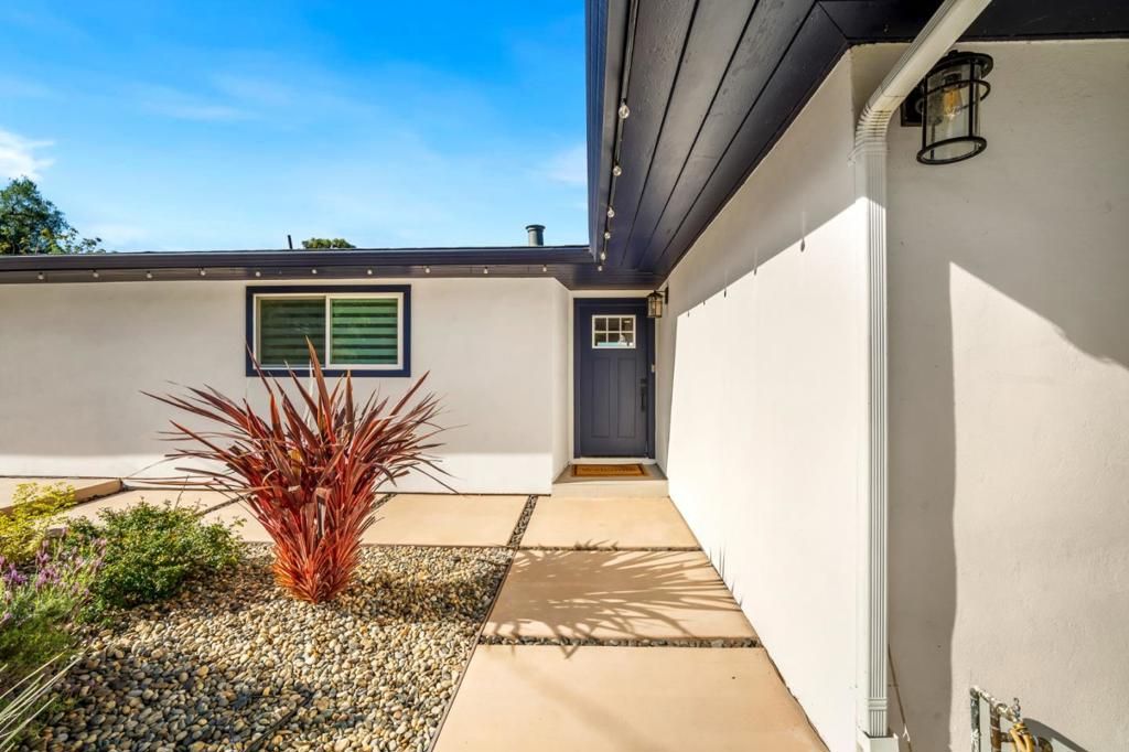 Image 10 of property listing at 2125 Mangin Way, San Jose, CA 95148