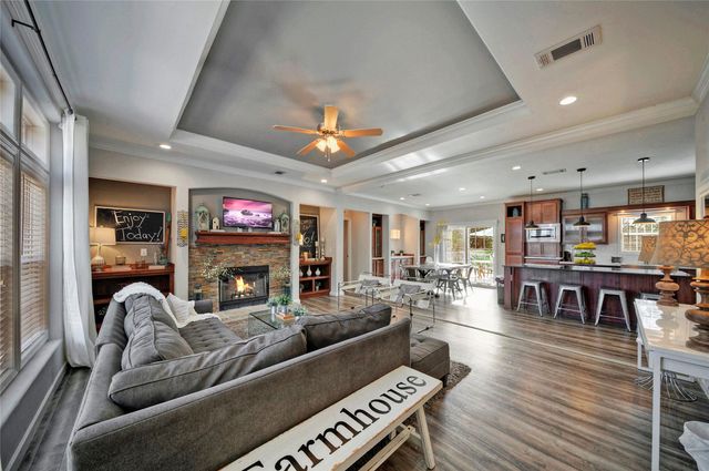 806 Bell Springs RD, Dripping Springs, TX 78620