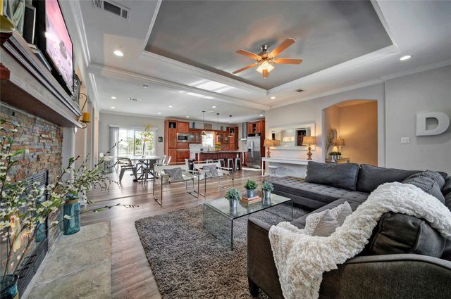 806 Bell Springs RD, Dripping Springs, TX 78620