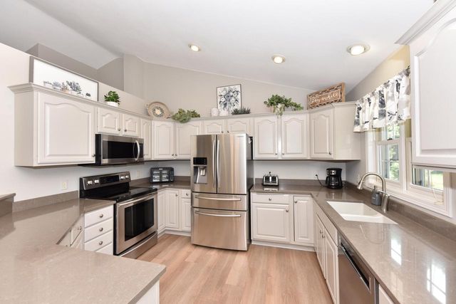 N65W15321 Blue Heron DRIVE, Menomonee Falls, WI 53051