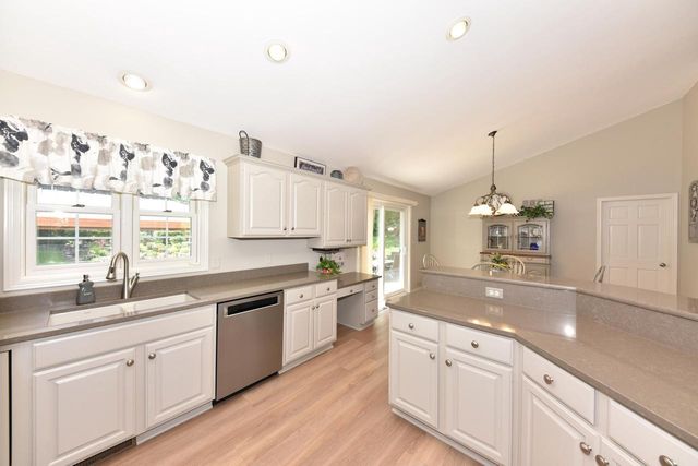 N65W15321 Blue Heron DRIVE, Menomonee Falls, WI 53051