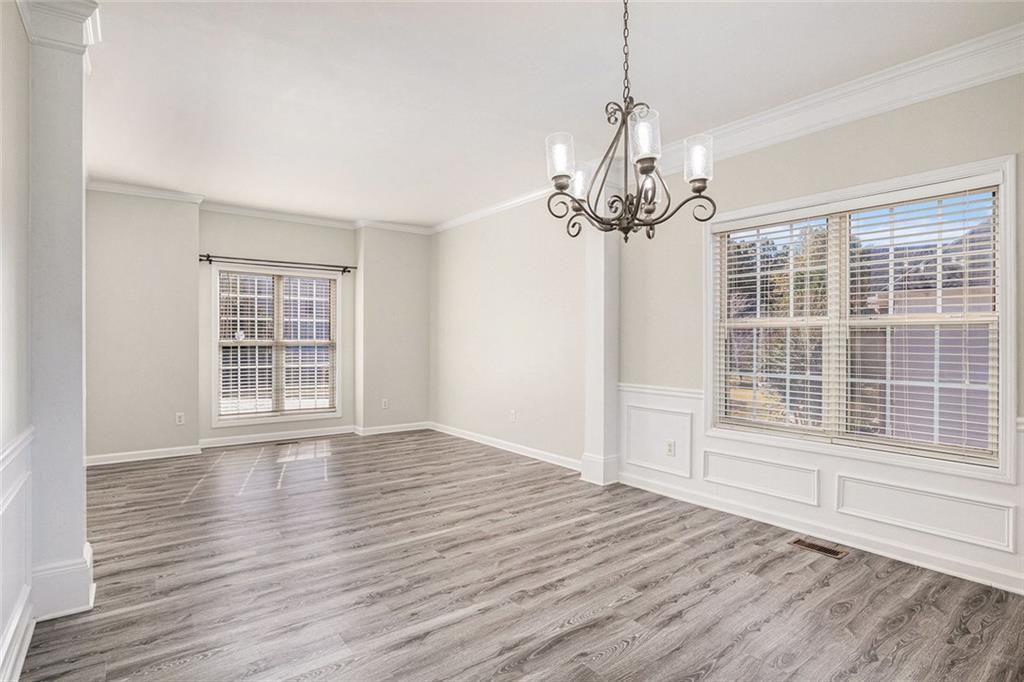 Image 14 of property listing at 2416 Sterling Manor Drive, Buford, GA 30518