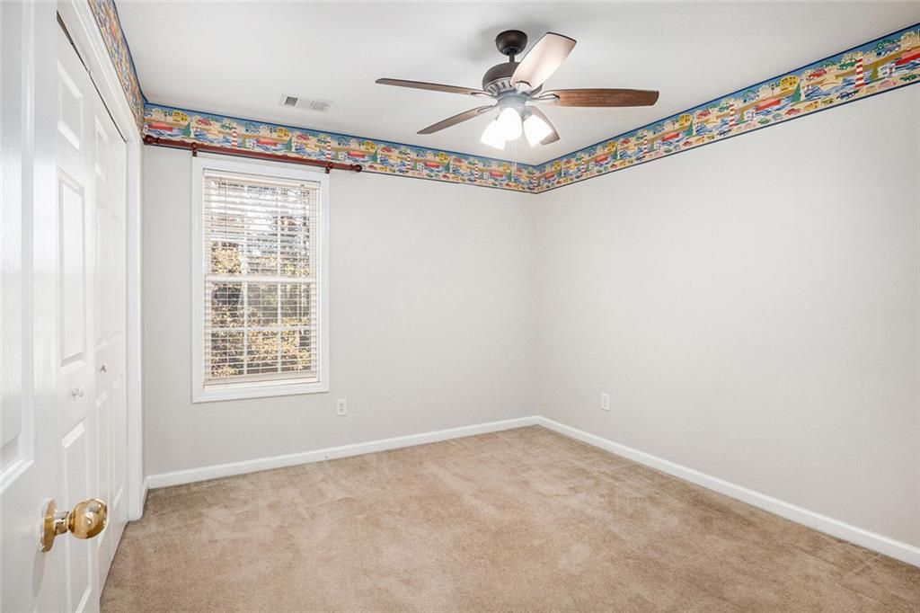 Image 20 of property listing at 2416 Sterling Manor Drive, Buford, GA 30518