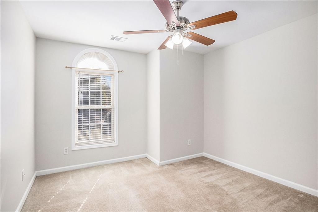 Image 23 of property listing at 2416 Sterling Manor Drive, Buford, GA 30518