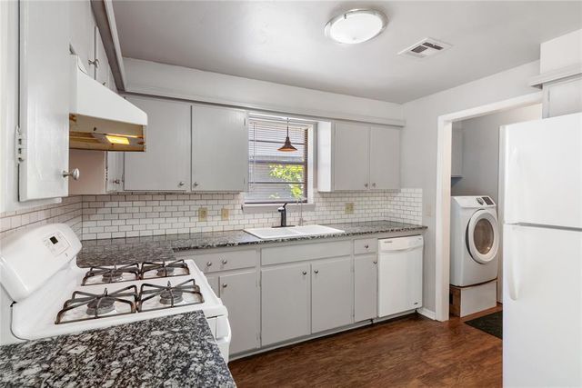 505 Meadow Lake Drive, Edmond, OK 73003