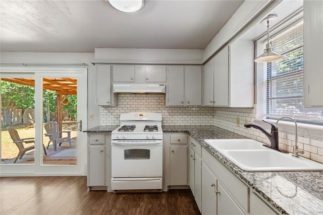 505 Meadow Lake Drive, Edmond, OK 73003