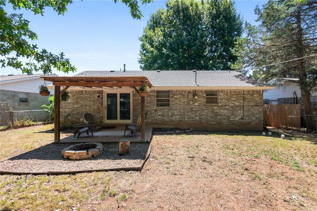 505 Meadow Lake Drive, Edmond, OK 73003