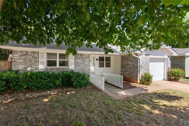 505 Meadow Lake Drive, Edmond, OK 73003