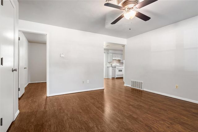 505 Meadow Lake Drive, Edmond, OK 73003