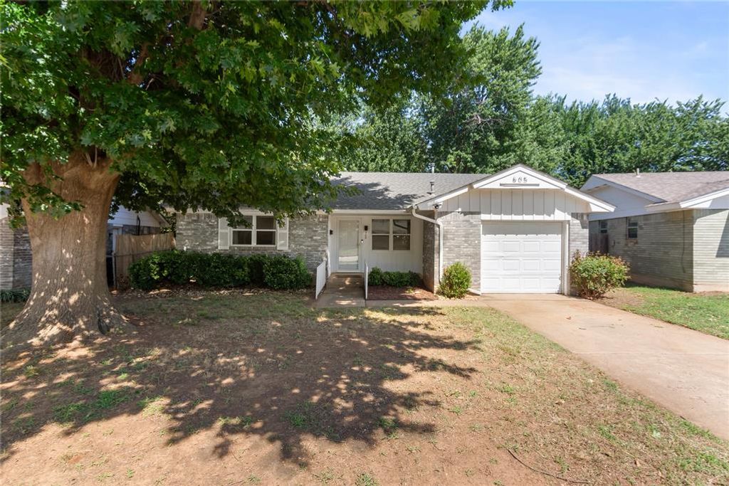 505 Meadow Lake Drive, Edmond, OK 73003