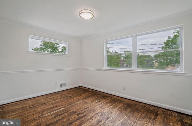 9831 SINGLETON DR, Bethesda, MD 20817