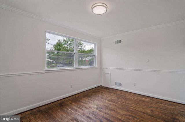 9831 SINGLETON DR, Bethesda, MD 20817