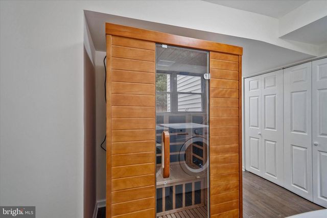 9831 SINGLETON DR, Bethesda, MD 20817