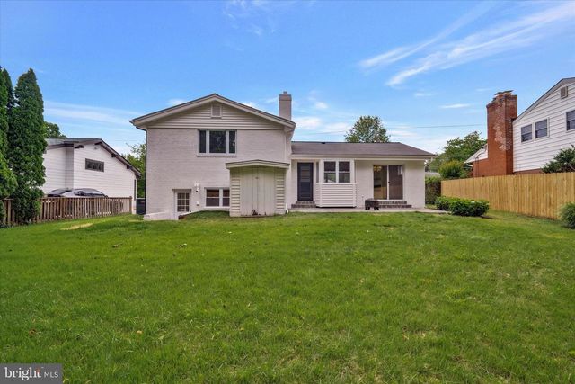 9831 SINGLETON DR, Bethesda, MD 20817