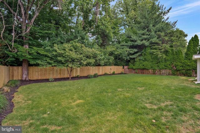 9831 SINGLETON DR, Bethesda, MD 20817