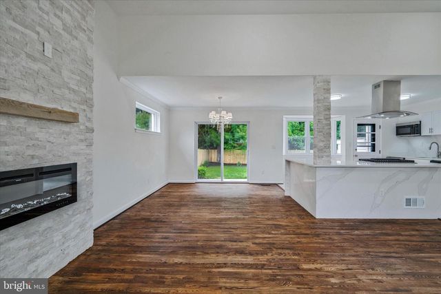 9831 SINGLETON DR, Bethesda, MD 20817