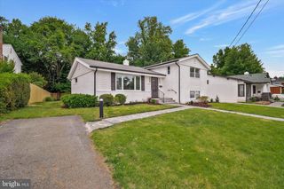 9831 SINGLETON DR, Bethesda, MD 20817