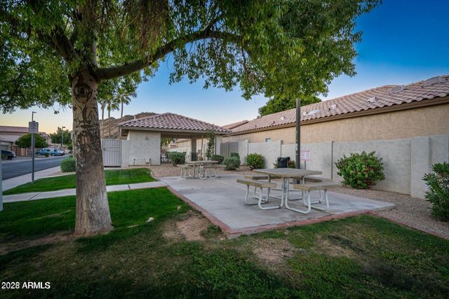 4927 W WAHALLA Lane, Glendale, AZ 85308