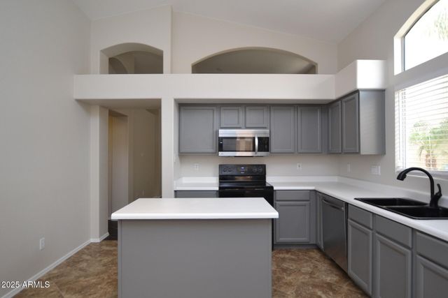 4927 W WAHALLA Lane, Glendale, AZ 85308