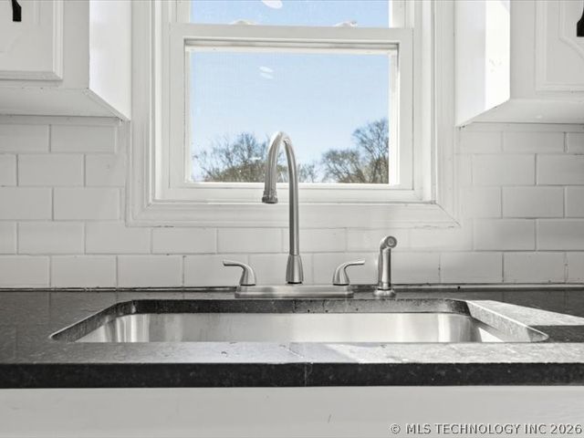 32766 E 161st Street S, Coweta, OK 74429