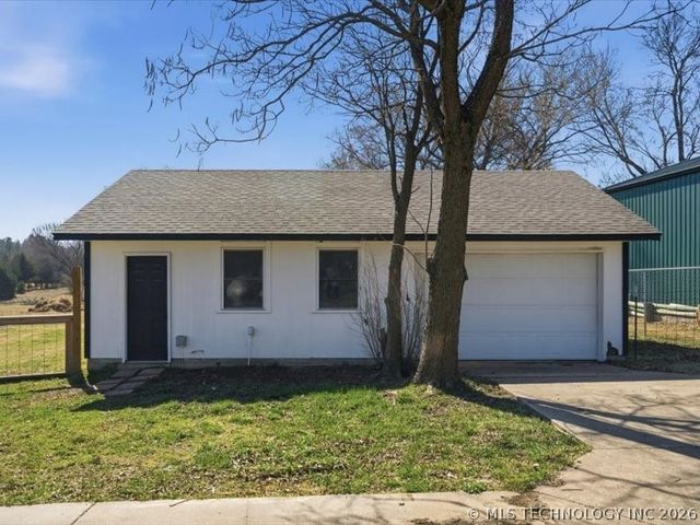 32766 E 161st Street S, Coweta, OK 74429