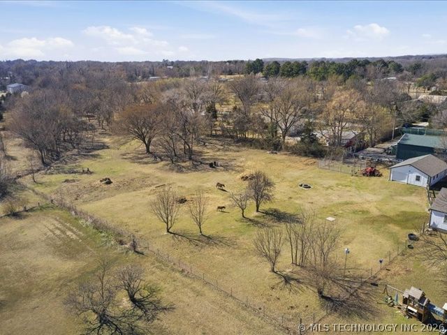 32766 E 161st Street S, Coweta, OK 74429