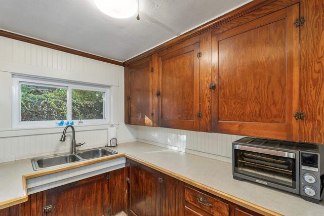 17 Rowell Street, Laconia, NH 03246