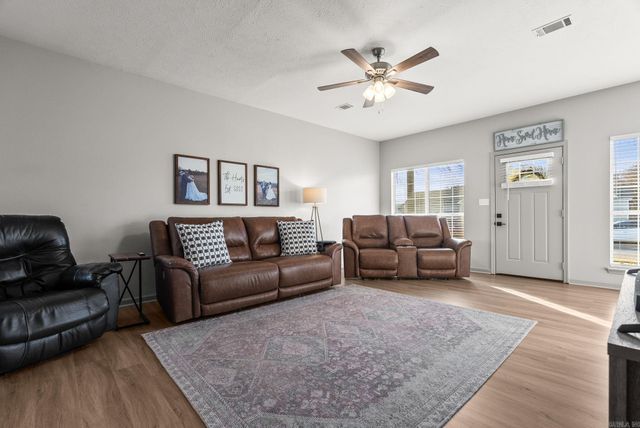 1510 Silver Falls, Conway, AR 72032