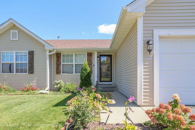 8453 Crooked Bend Road, Machesney Park, IL 61115