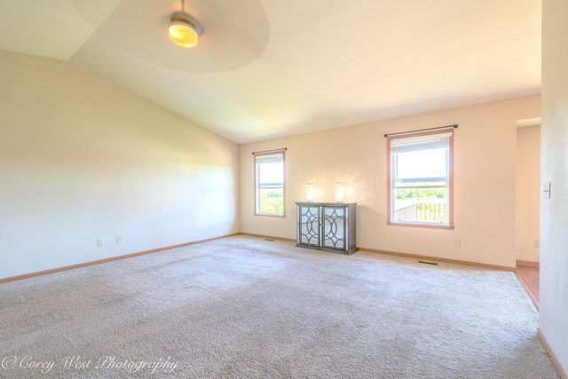 8453 Crooked Bend Road, Machesney Park, IL 61115