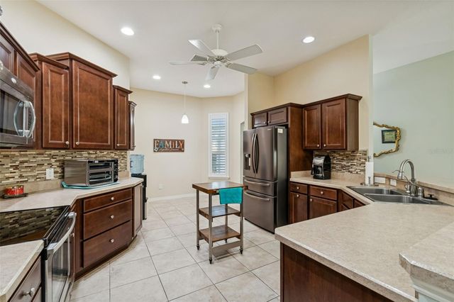 650 BRADFORD LOOP, The Villages, FL 32163