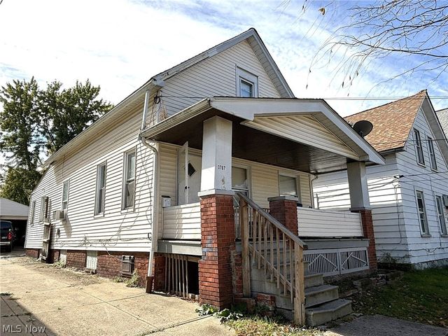 3707 Newark Avenue, Cleveland, OH 44109
