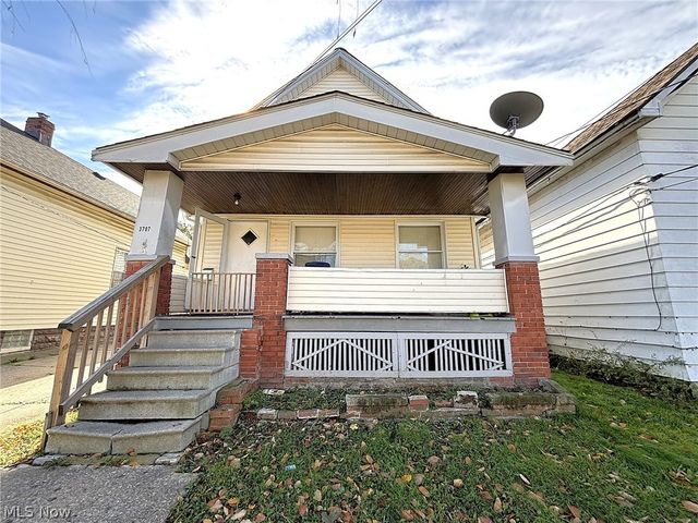 3707 Newark Avenue, Cleveland, OH 44109