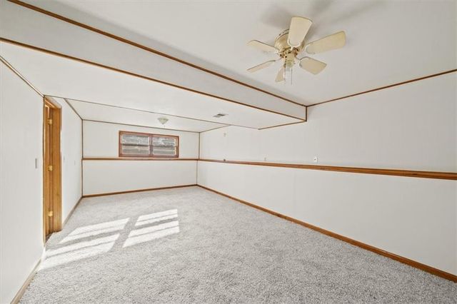 200 W Meriwood Lane, Edgerton, KS 66021